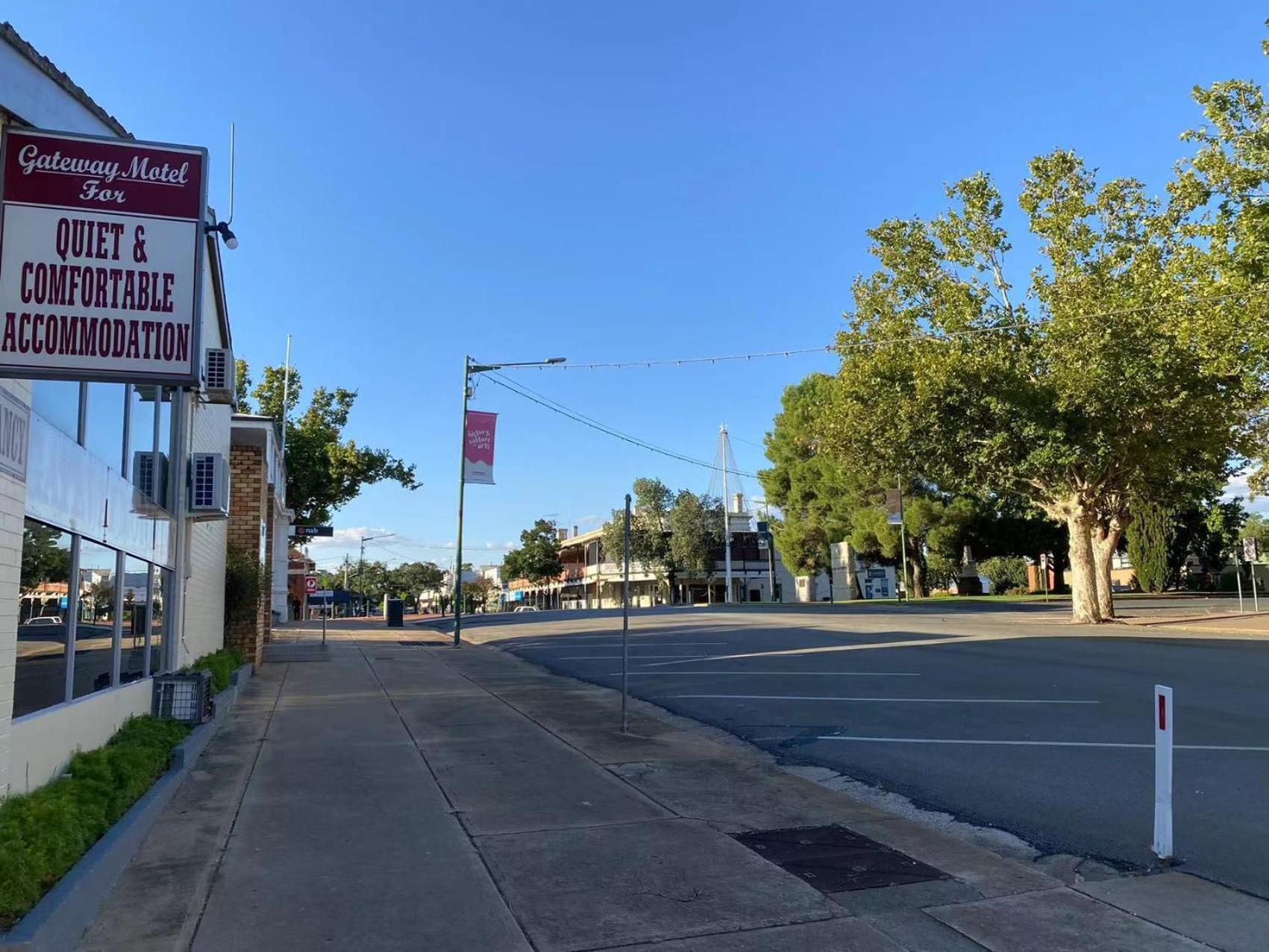 Gateway Motor Inn Narrandera Buitenkant foto